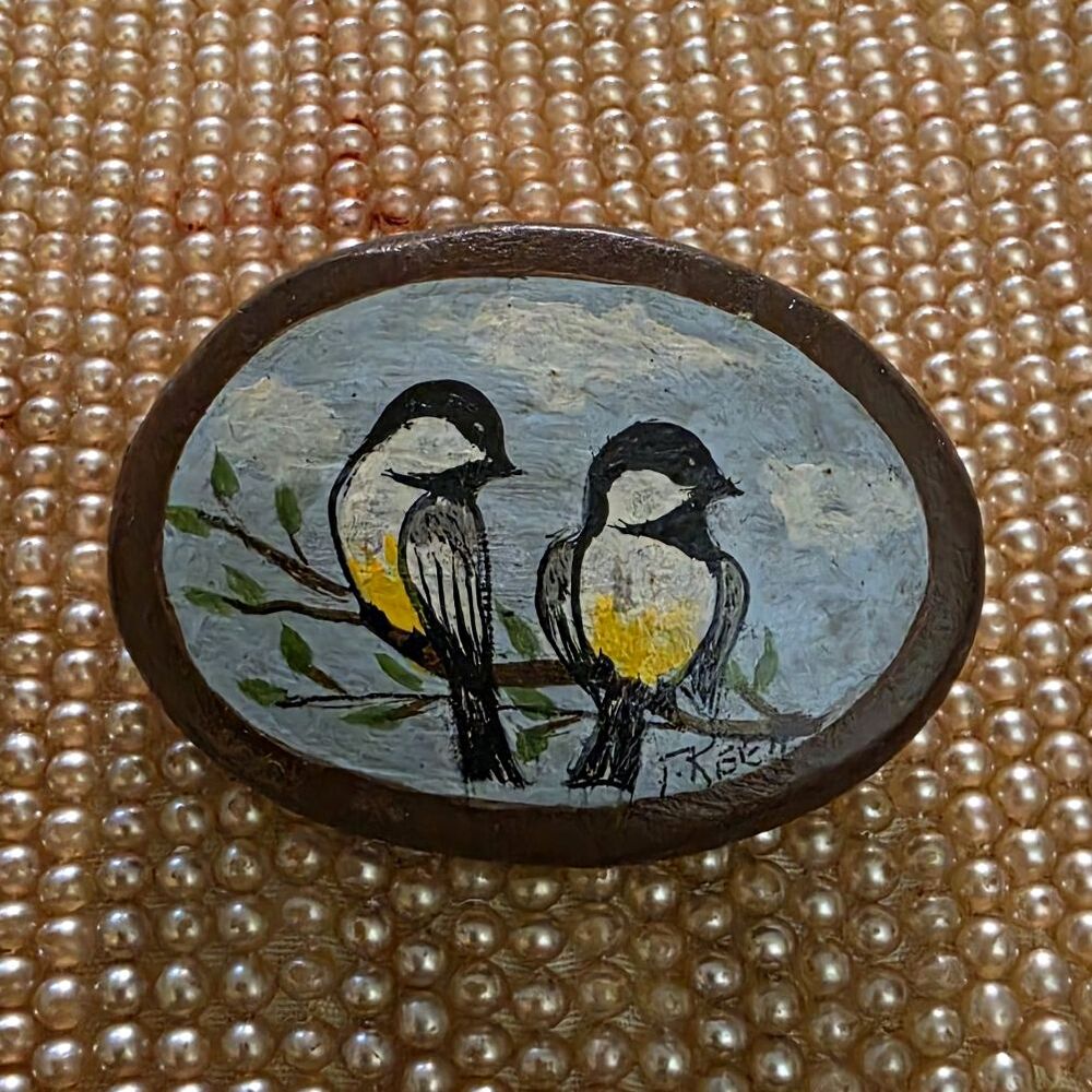 Vintage Hand-Painted Oval Wood Bird Brooch Pin Brown & Multicolor Birds Theme